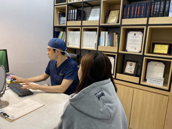 김성찬 우리성형외과 원장