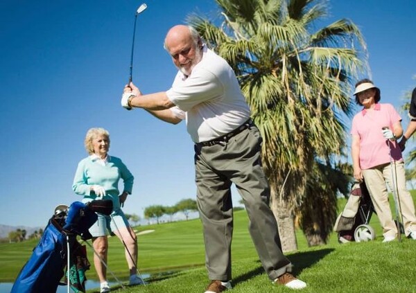 골프가 걷기나 노르딕 워킹보다 노인들 심장병 예방에 좋은 운동인 것으로 나타났다.[사진=외신 캡쳐]