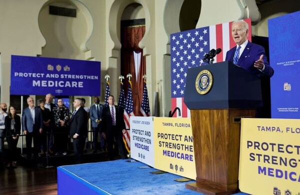조 바이든 미국 대통령이 올해 2월 9일 미국 플로리다주 탬파에 있는 탬파대학교에서 사회보장 및 의료보험에 관해 연설하고 있다.[사진=로이터]