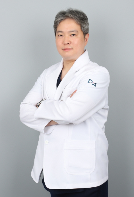 디에이성형외과의원 이동욱 원장