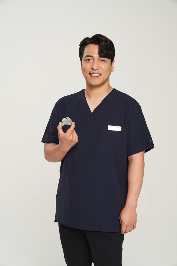 고르다치과의원 강남점 고상훈 대표원장