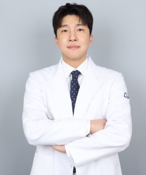 디에이성형외과의원 이현건 원장