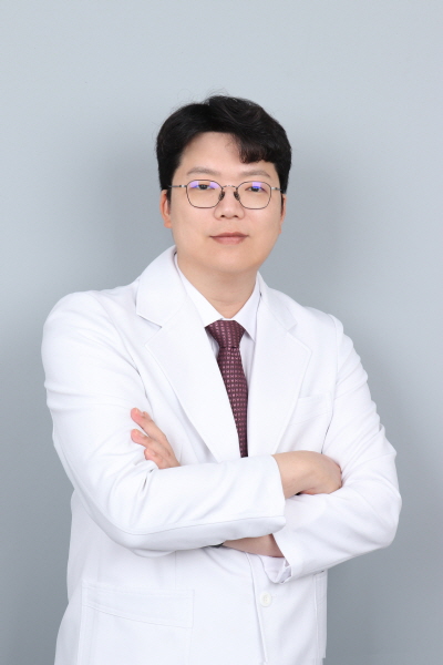 디에이성형외과의원 피부과 김동현 원장